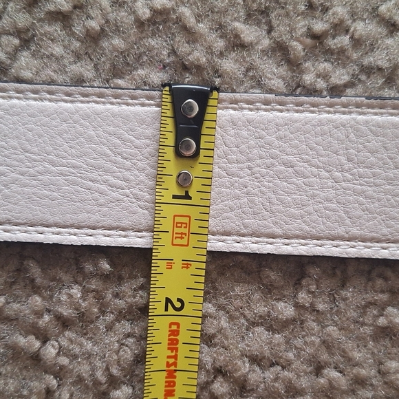 Vince Camuto Wester Buckle Vanilla Belt 44" - Picture 9 of 10